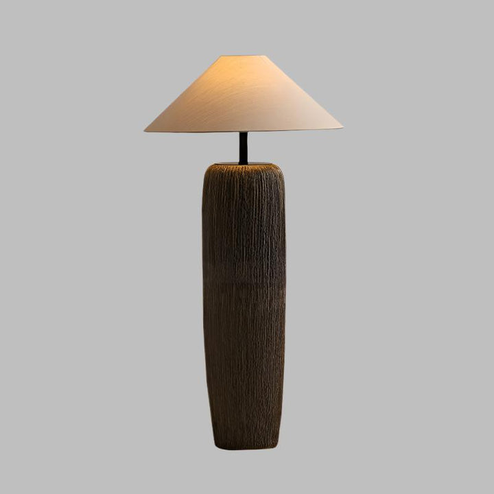Lampe sur pied en bois vieilli
