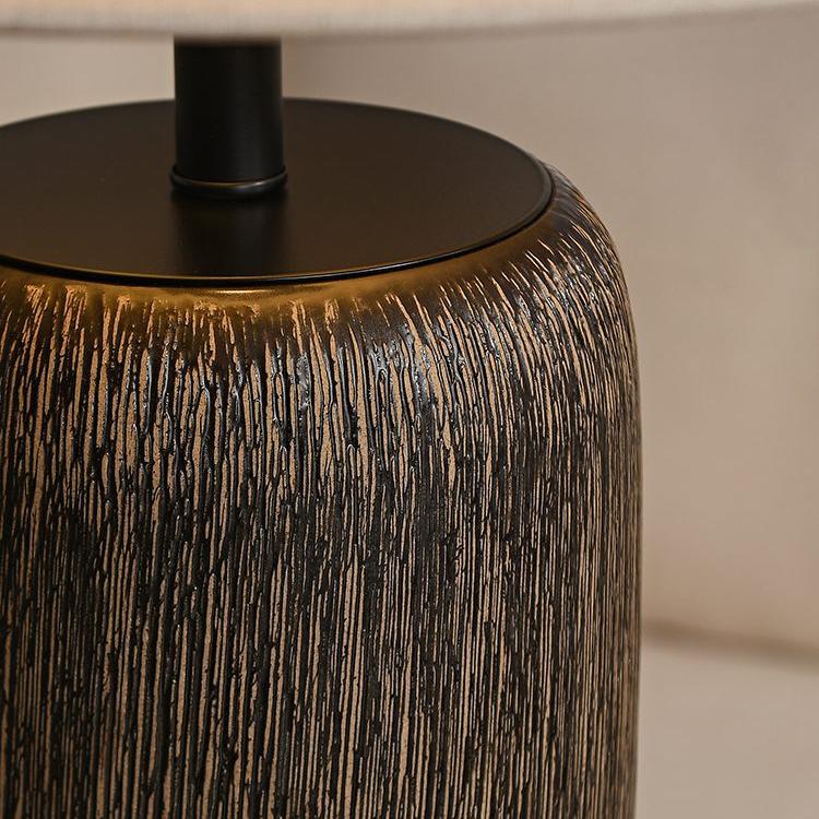 Lampe sur pied en bois vieilli